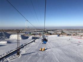 減稅降費推動烏魯木齊冰雪游升溫