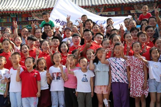 《冰雪項目國家隊公益服務(wù)行動計劃》發(fā)布 花滑隊率先行動4