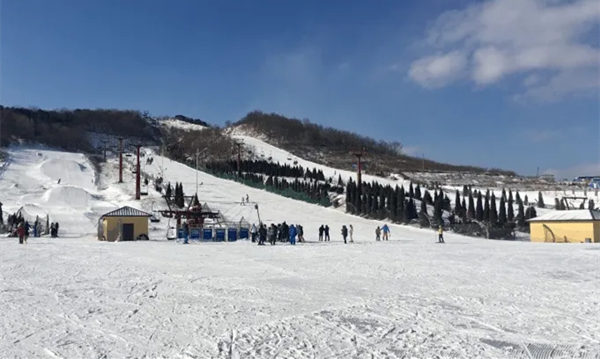 大連歡樂雪世界滑雪場(chǎng)