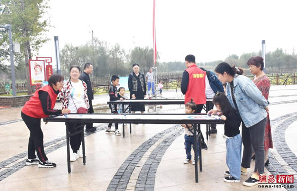 保定市滿(mǎn)城區(qū)社區(qū)和鄉(xiāng)村冰雪運(yùn)動(dòng)推廣普及暨“冰雪大篷車(chē)”啟動(dòng)儀式4