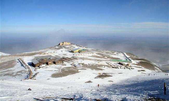 加快新疆冰雪旅游產業發展