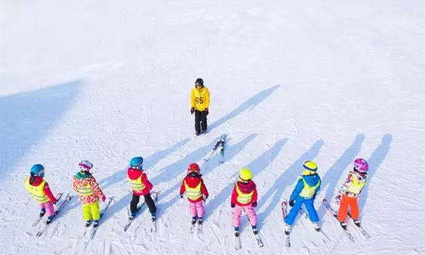 北京：冬奧特色教育助燃青少年“冰雪夢(mèng)”